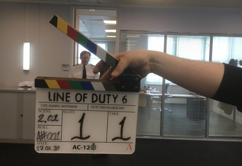 Pierwszy klaps na planie szóstego sezonu "Line of Duty" już padł, ale z powodu koronawirusa produkcja serialu została wstrzymana na wiele miesięcy
